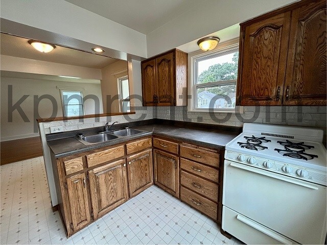 Foto del edificio - 1109 3rd Ave NW