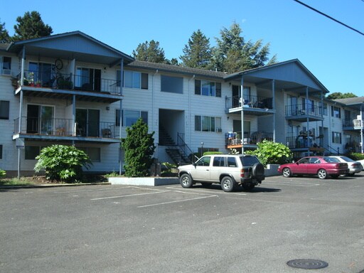 Primary Photo - 17838 NE Multnomah Dr