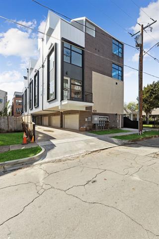 Building Photo - 426 Melba St