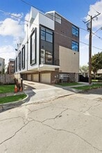 Building Photo - 426 Melba St