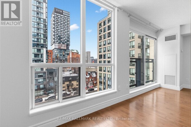 Building Photo - 75 Dalhousie St