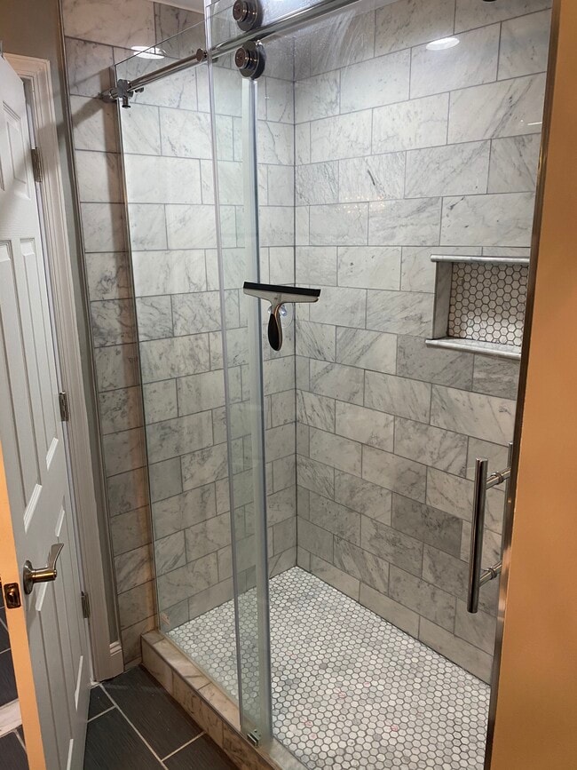 Building Photo - 15402 Jenkins Ridge Rd