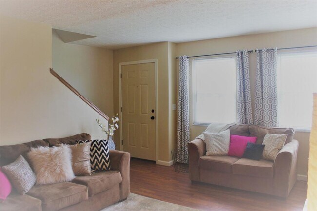 Building Photo - 1528 Worthington Row Dr