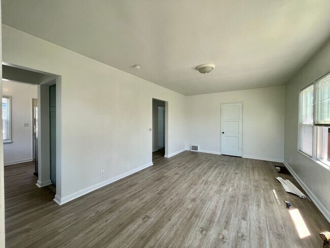 Foto del edificio - RENOVATED BALLARD 3 BED, 2 BATH DUPLEX UNI...