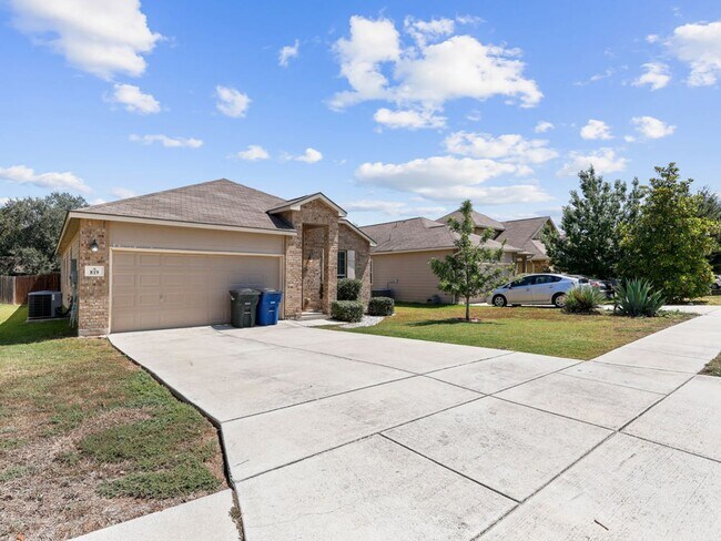 Foto del edificio - Charming Home Awaits: Spacious & Modern Li...