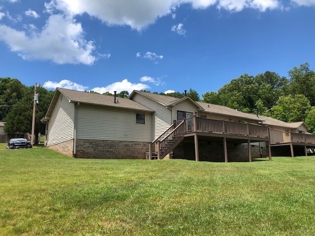 Foto del edificio - Quaint setting, One Level 3BR/ 2BA 2-Car Garage Condo
