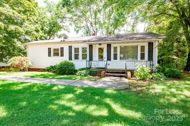 Building Photo - 2045 Cline St