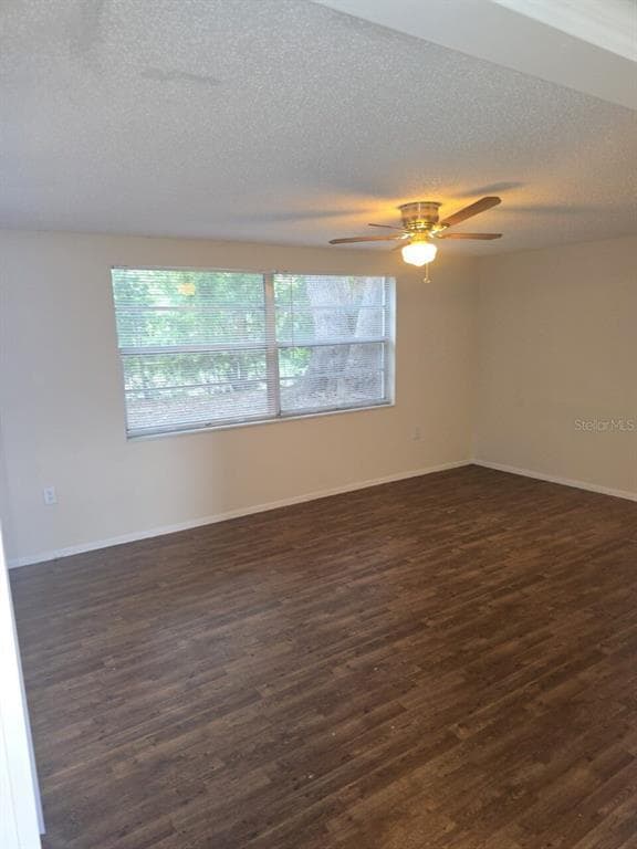 Foto del edificio - 11835 Meadow Dr