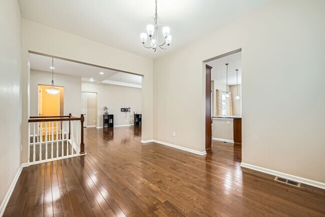 Foto del edificio - 4 Bed/4Bath Ranch-style home in the sought-after Meadow Mountain Villas community of southwest Lo...