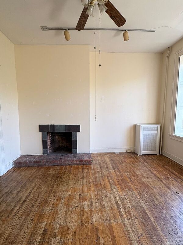 Building Photo - 24 E Mt Vernon Pl