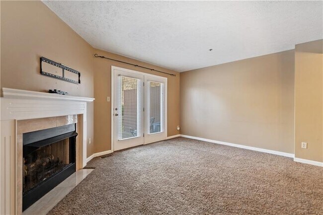 Foto del edificio - 1315 Meadowbrook Dr