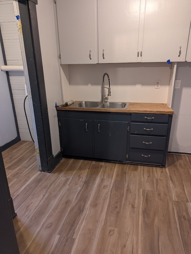 Cocina - 201 W 10th Ave