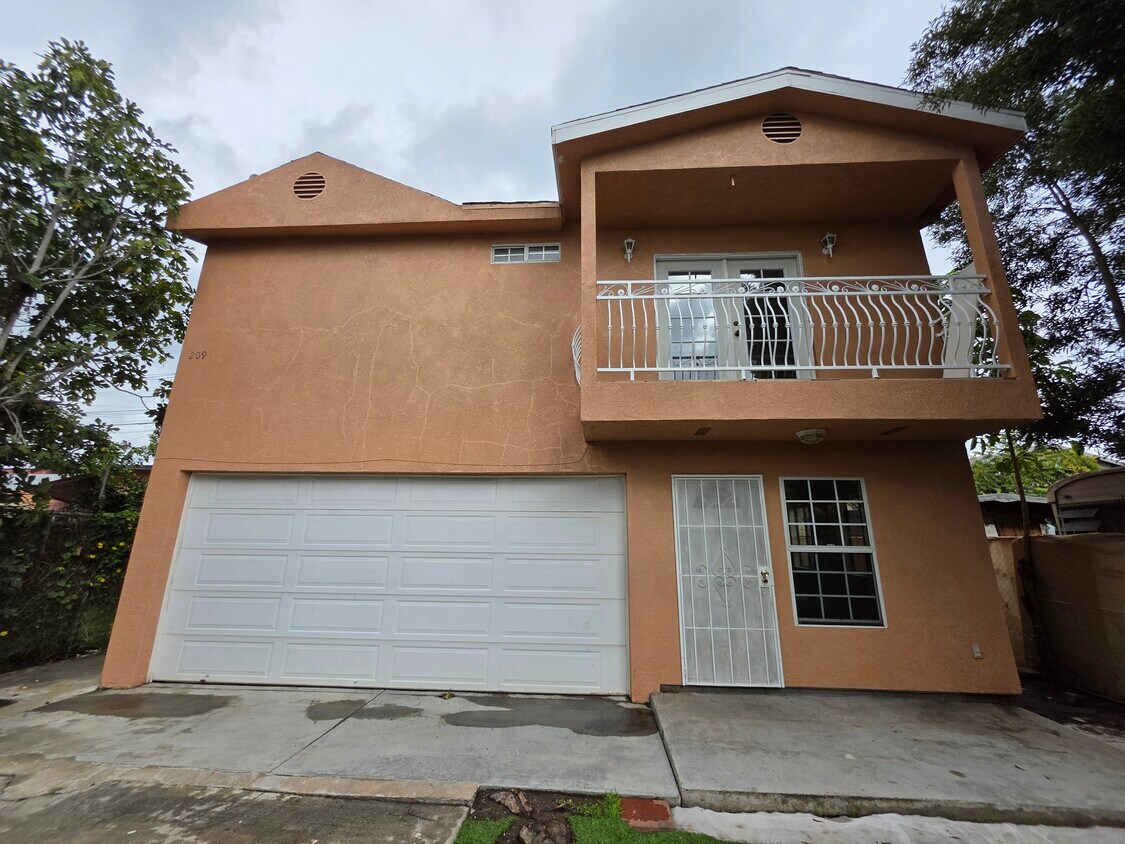 Foto principal - 209 E 119th St