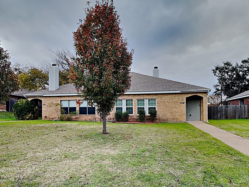 Foto principal - 708 Monique Ct