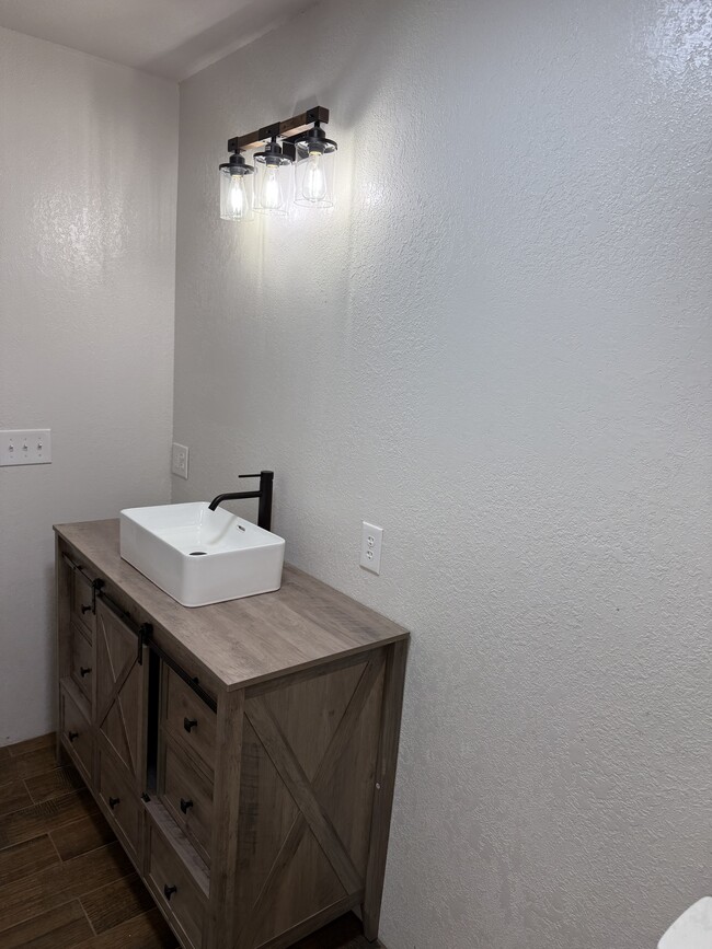 Building Photo - Humphrey St