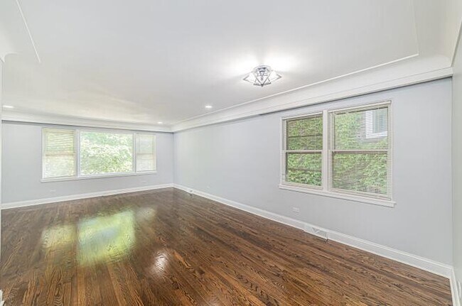 Foto del edificio - 7530 N Oakley Ave