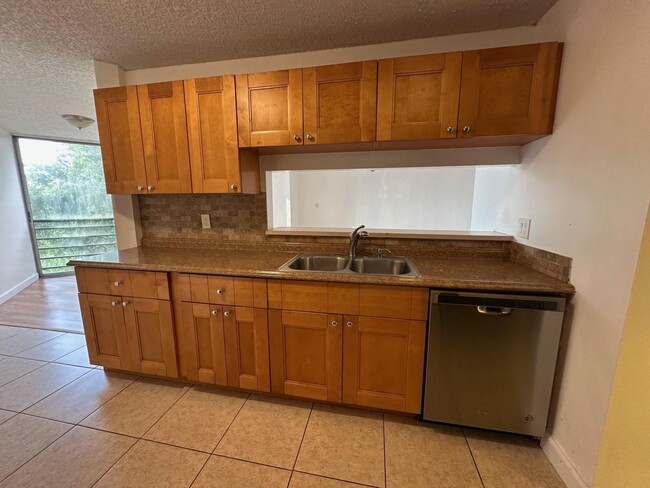 Building Photo - 8135 Sunrise Lakes Blvd