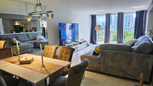 Foto del edificio - 400 Leslie Dr