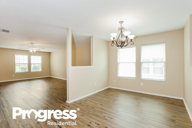 Foto del edificio - 8410 River Bluffs Dr