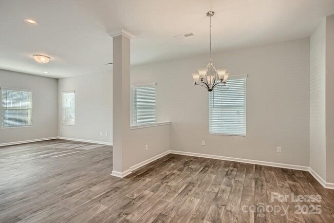 Building Photo - 170 Fairfield Dr