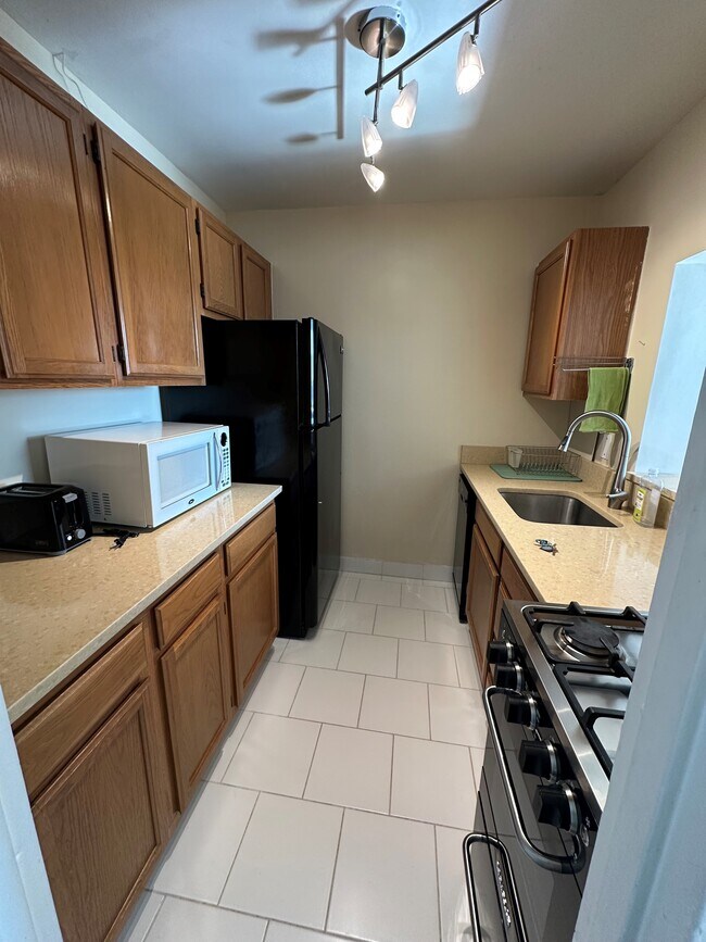 Foto del edificio - 1121 Arlington Blvd