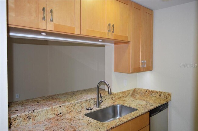 Building Photo - 4028 Crockers Lake Blvd