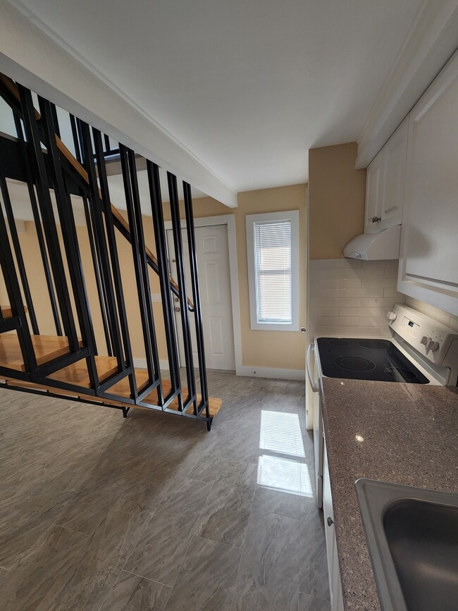Building Photo - 7206 Cypress Dr