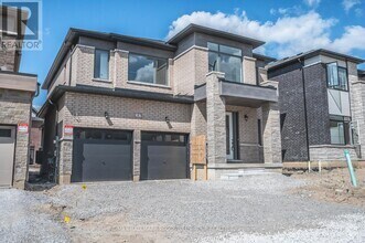 Building Photo - 4 Daffodil Rd