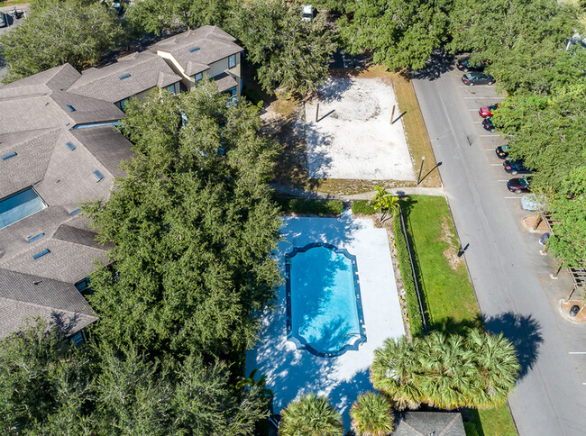 Foto del edificio - 8516 Island Breeze Ln