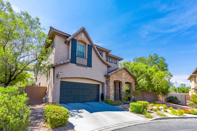 Foto del edificio - Summerlin Vistas Pool Home w/ Bed and Bath...