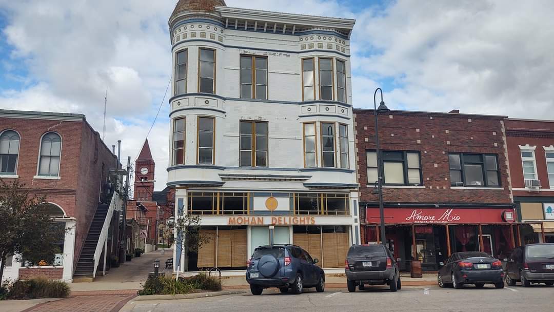 51 E Broadway Ave Unit 300, Fairfield, IA 52556 Apartments in