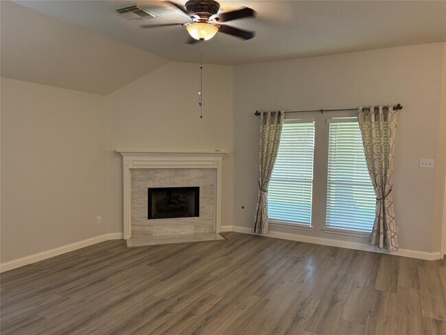 Foto del edificio - 12114 Pine Brook Dr