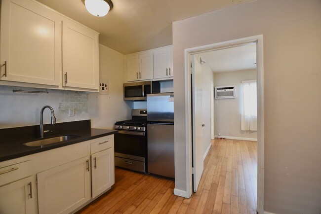 Building Photo - 10645 Valley Spring Ln