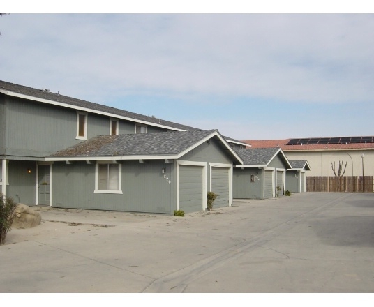 Building Photo - Silverado Townhomes