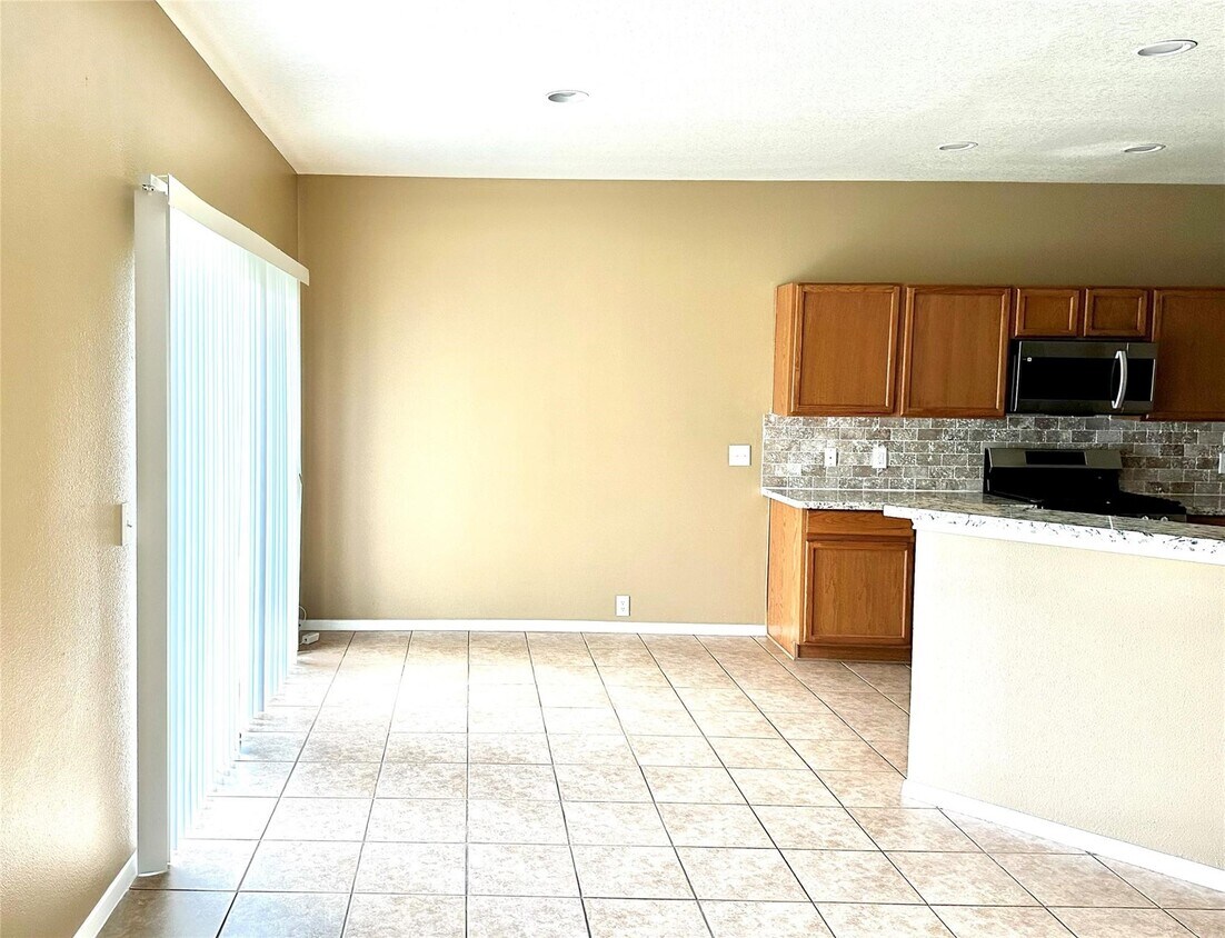 Building Photo - 2711 Feather Green Trail