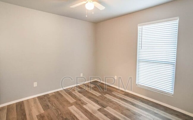 Building Photo - 1107 N Englewood Ave