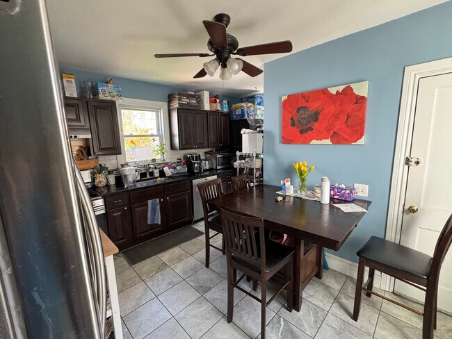 Foto del edificio - 69 Partridge Ave