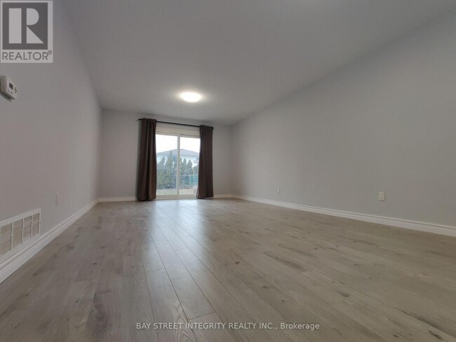 Building Photo - 857 Blairholm Ave