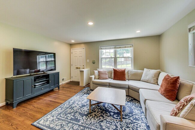 Foto del edificio - Fantastic 4 Bed + 2 FB with excellent outdoor space