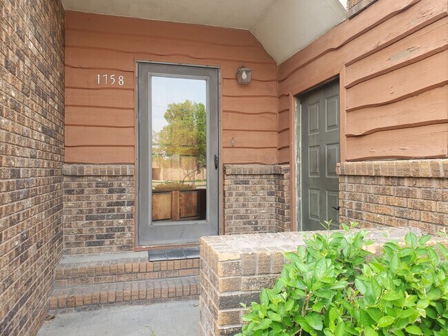 Foto del edificio - 1758 S 34th St