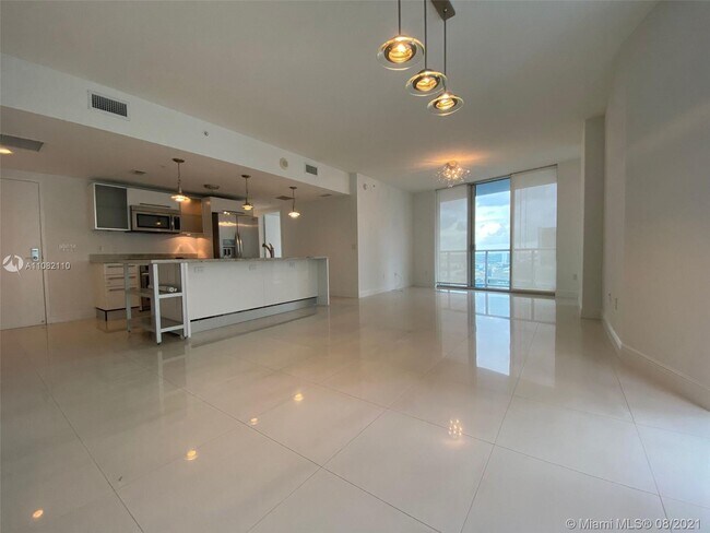 Foto del edificio - 185 SW 7th St