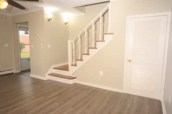 Building Photo - 230 Texas Ave