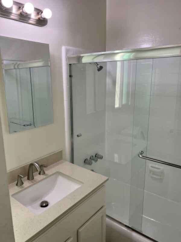 Foto del edificio - 1624 W 219th St