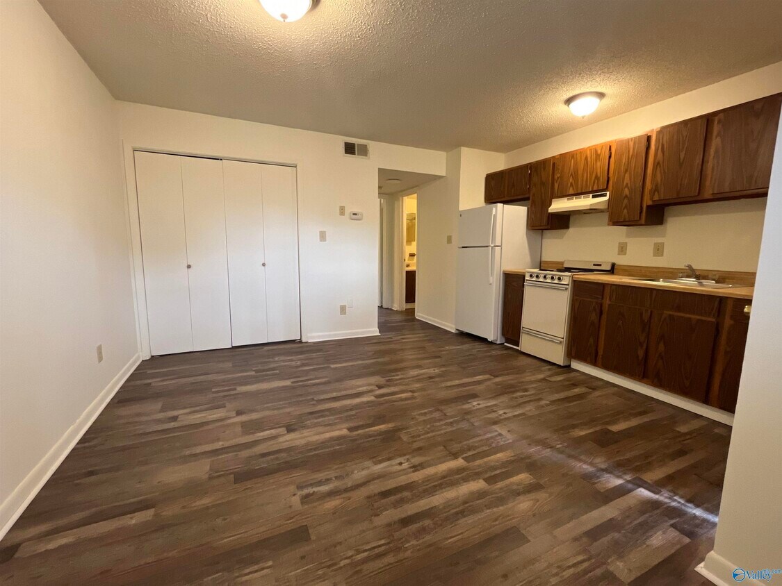 31 1st Terrace Unit 11, Arab, AL 35016 Room for Rent in Arab, AL