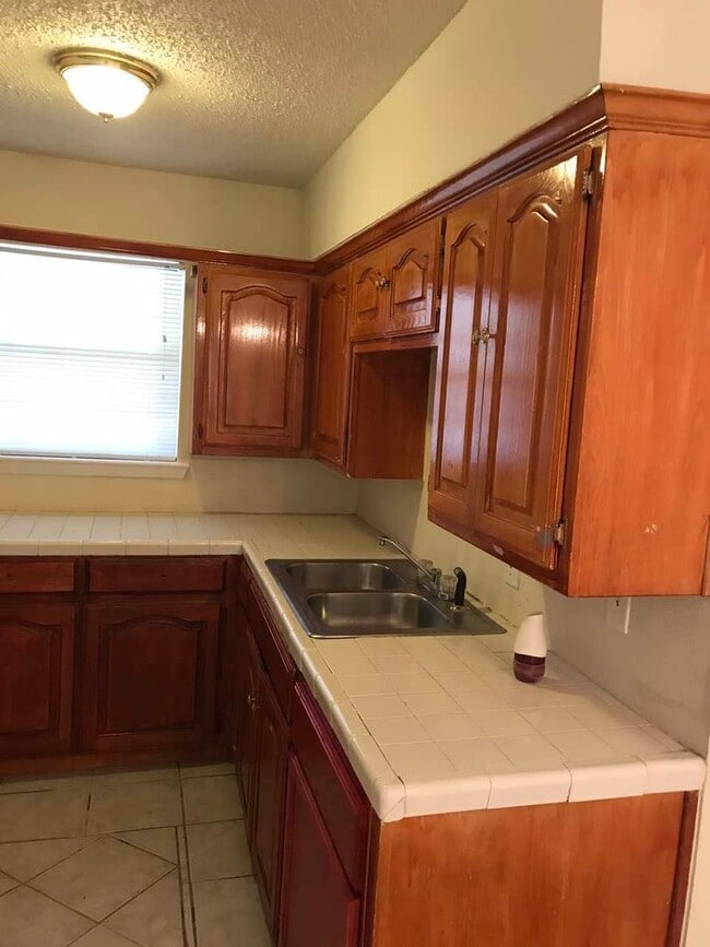 Nice 4 Bedroom Home - Nice 4 Bedroom Home