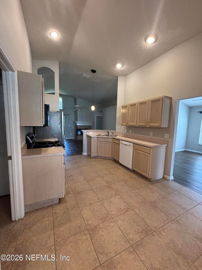 Building Photo - 13758 Sea Hawk St
