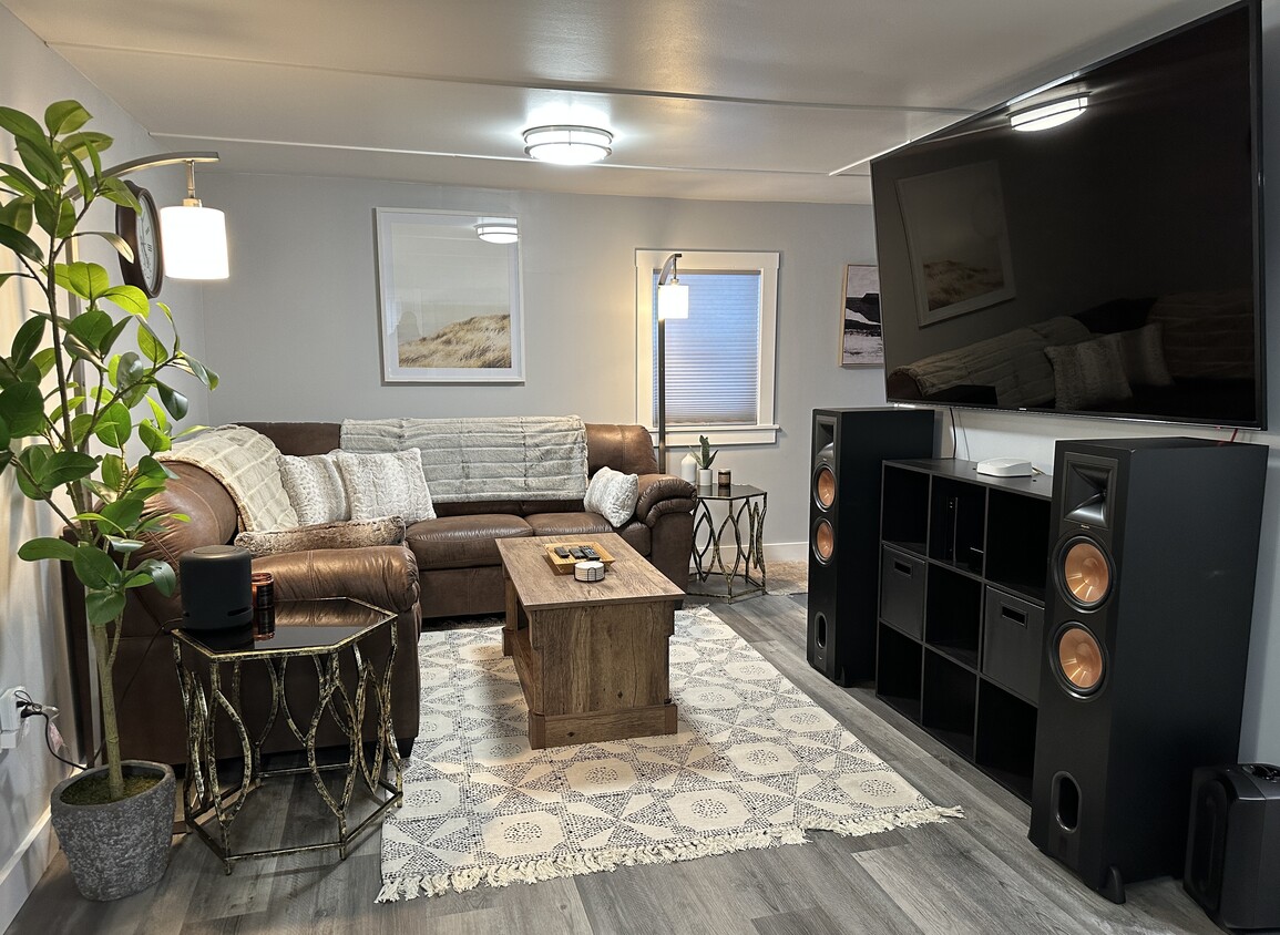 Living Room - 45 State St