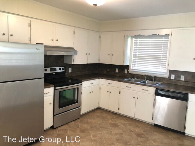 Building Photo - 3 br, 1 bath House - 1000 WALNUT DR.