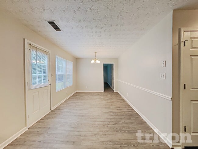 Building Photo - 1124 Patriot Cir