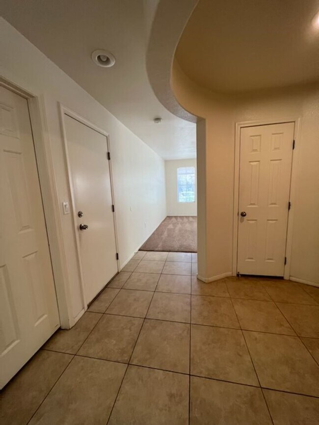 Building Photo - 4 Bedroom Located in 89139!